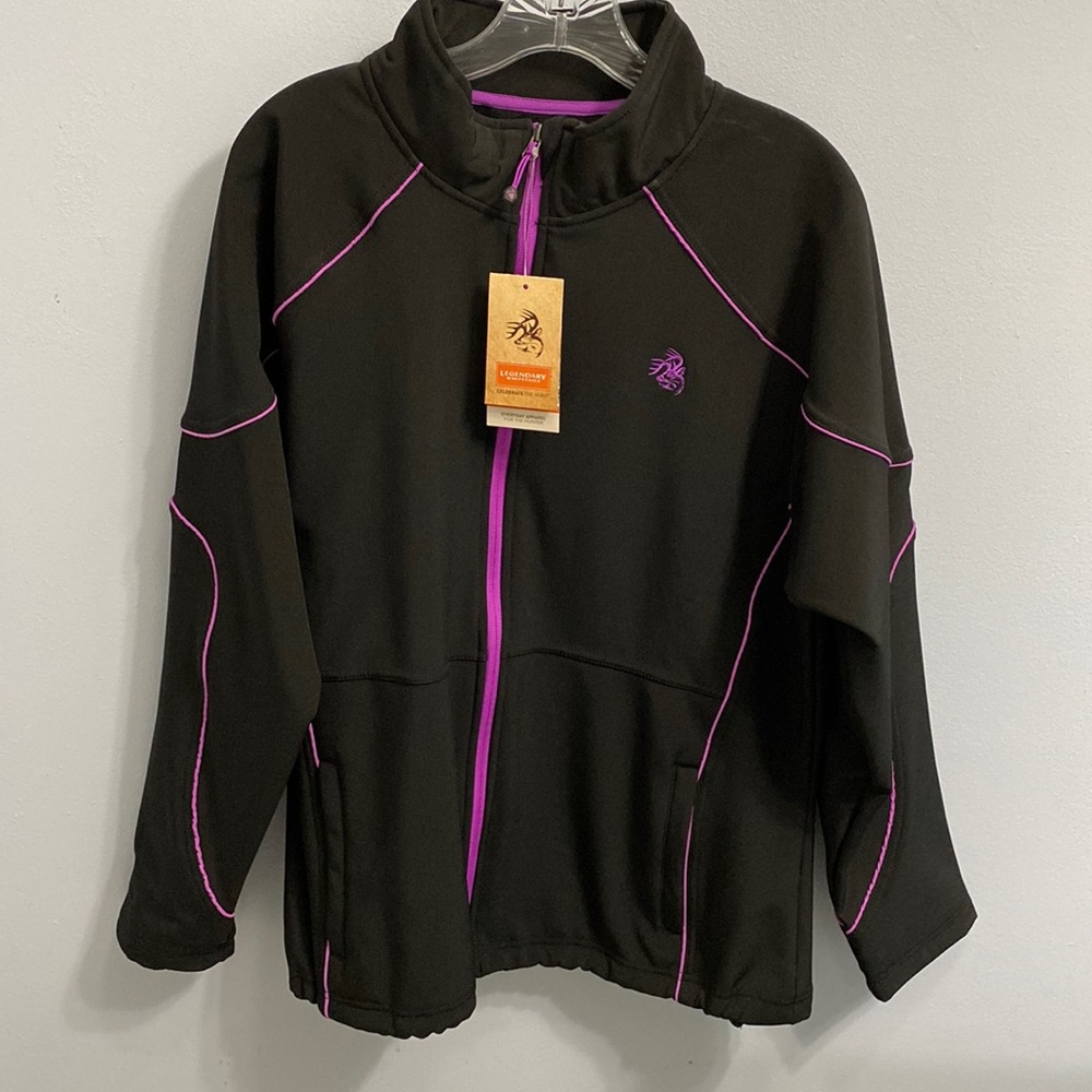 Women’s legendary whitetails NWT soft shell jacket.  Size XL